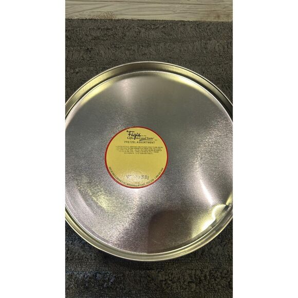 Vintage Figis Metal Tin  Can with Lid Country Farm Red Barn Sold Empty - Picture 5 of 9